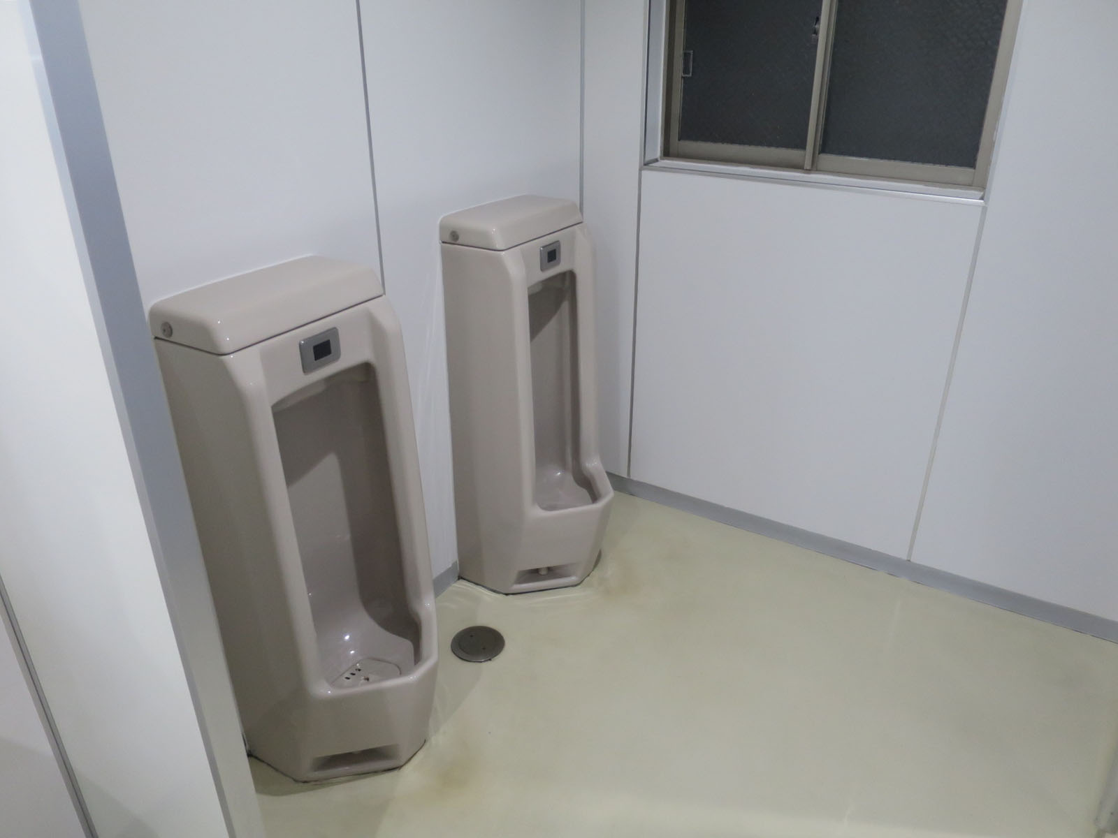 男性用トイレ