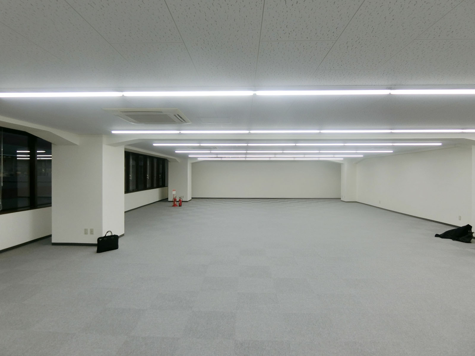 オフィス室内参考画像