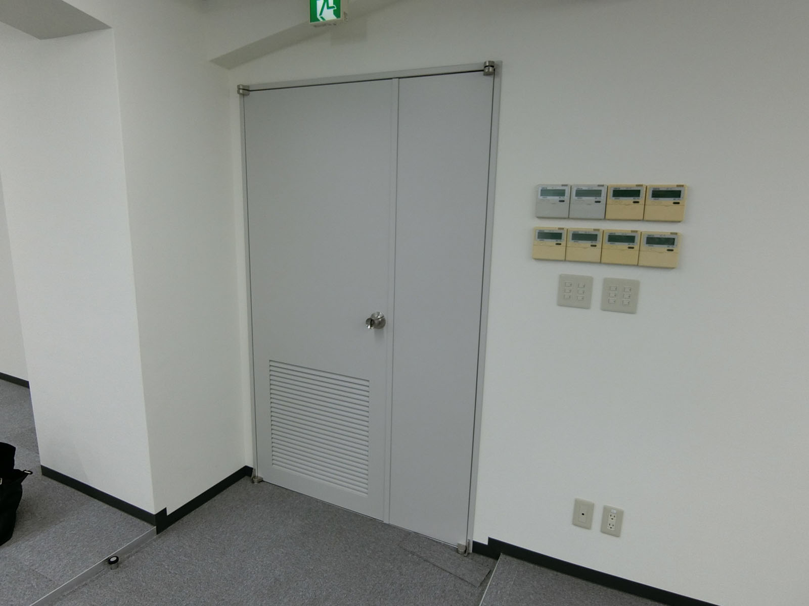 貸室出入口