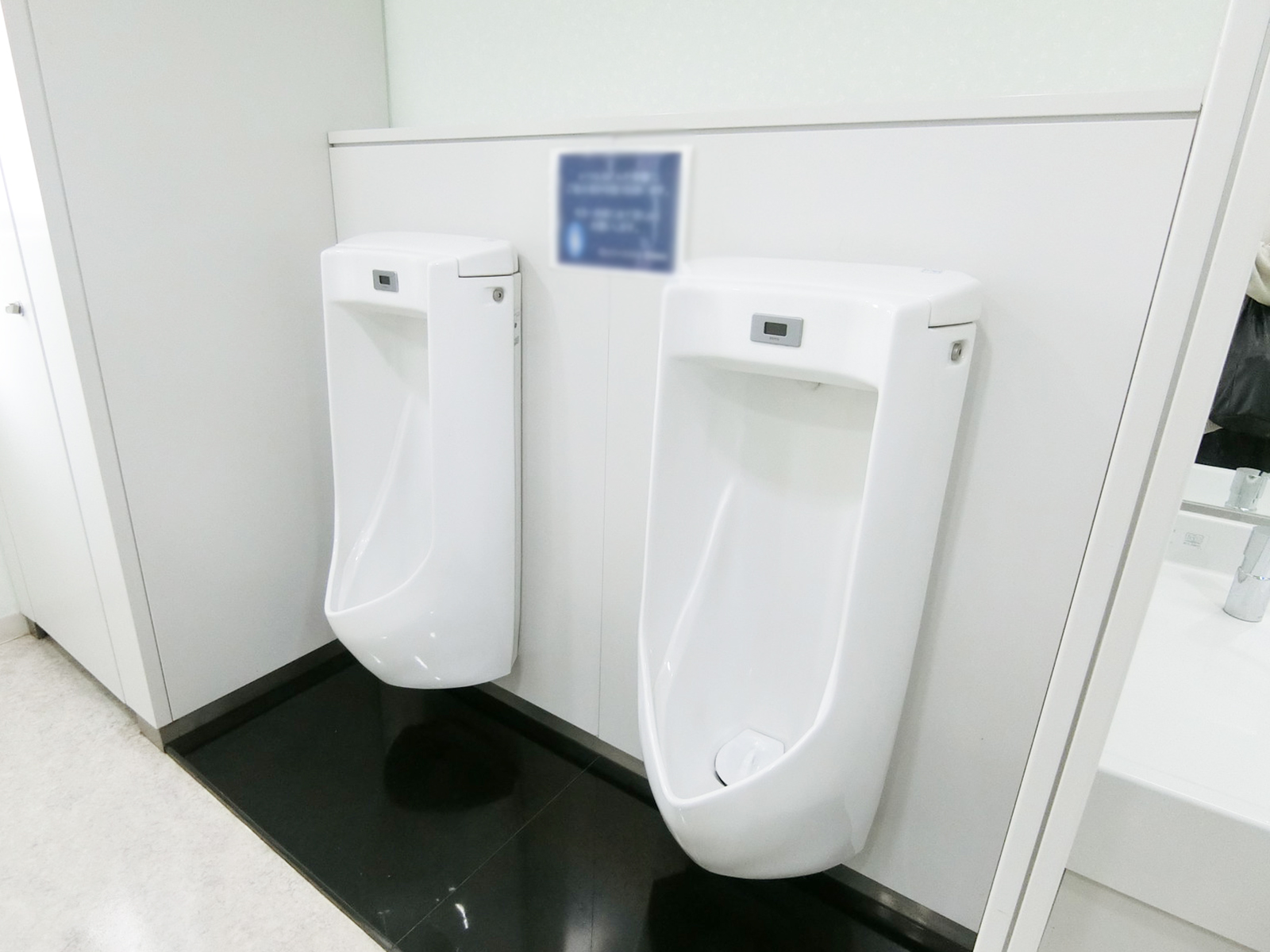 男性用トイレ