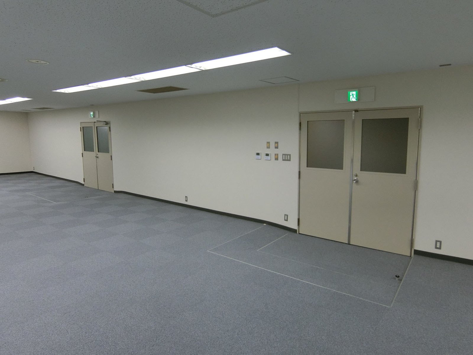 貸室出入口