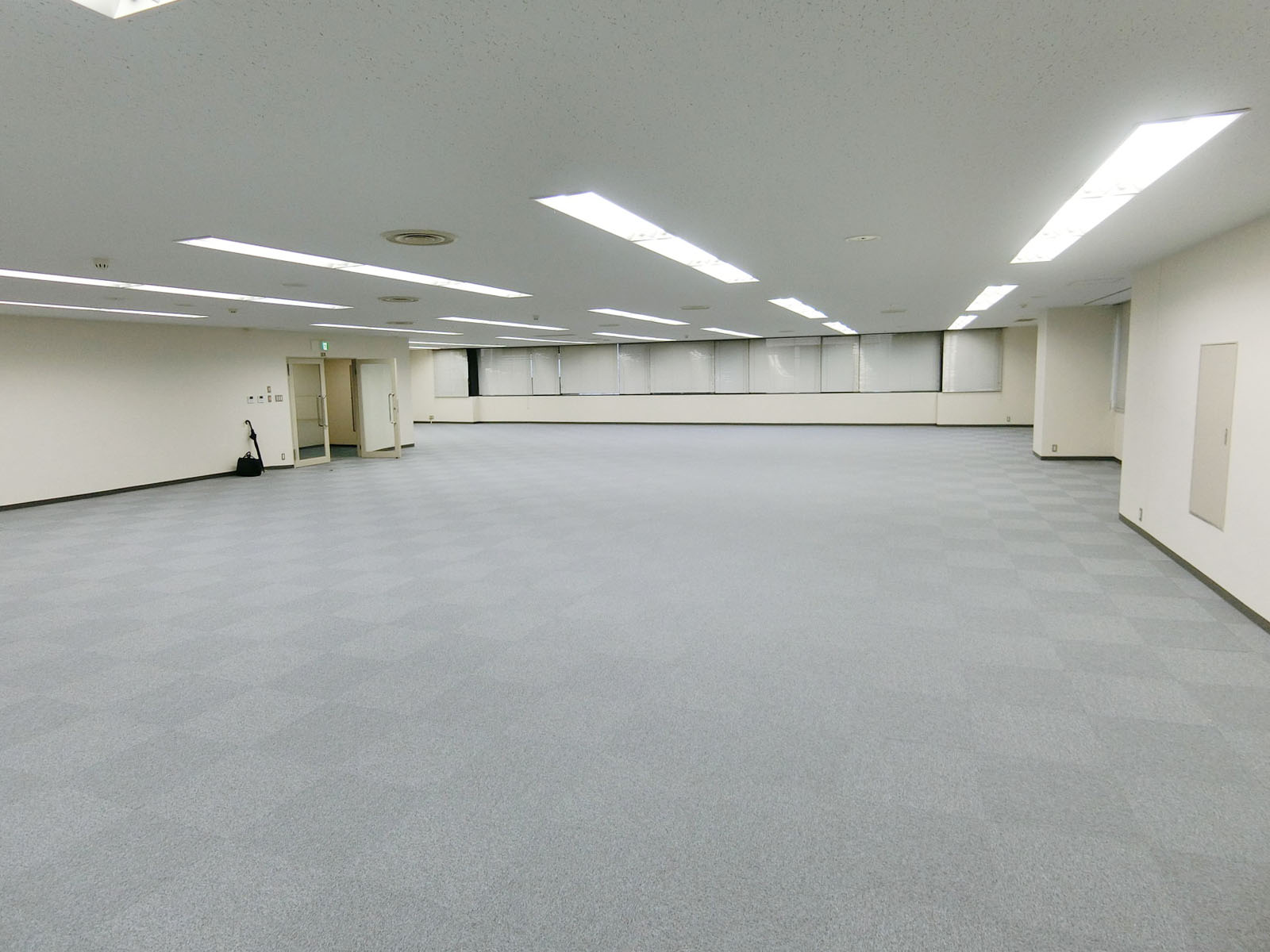オフィス室内参考画像