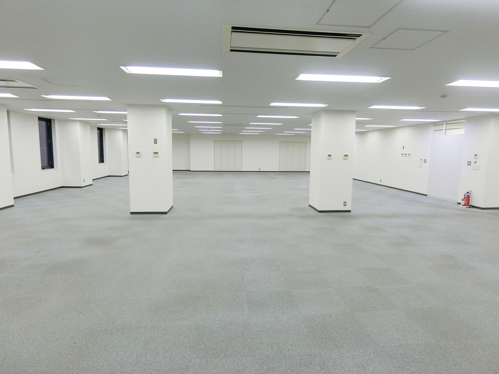 オフィス室内参考画像