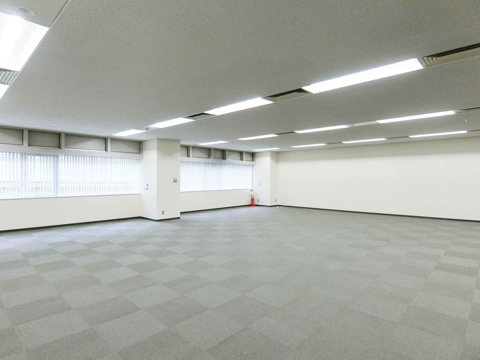 オフィス室内参考画像