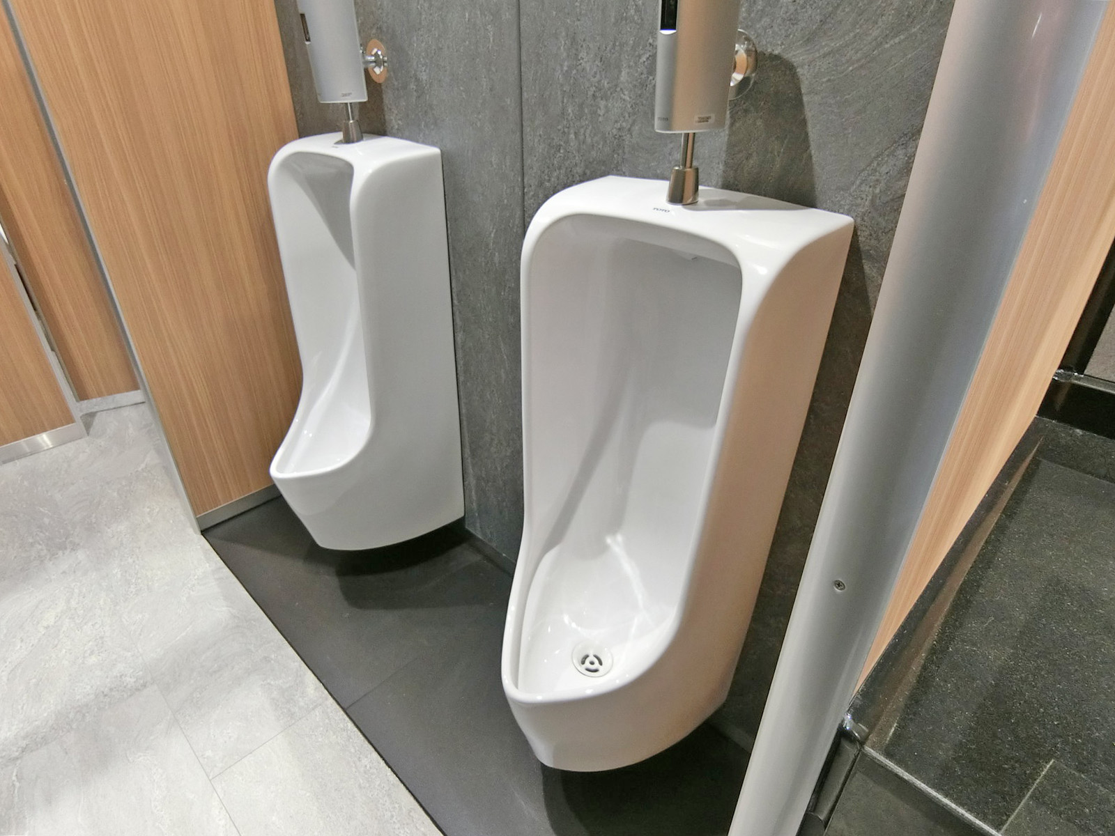 男性用トイレ