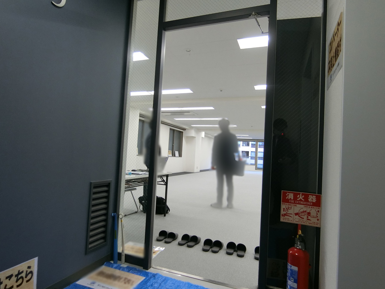 貸室出入り口