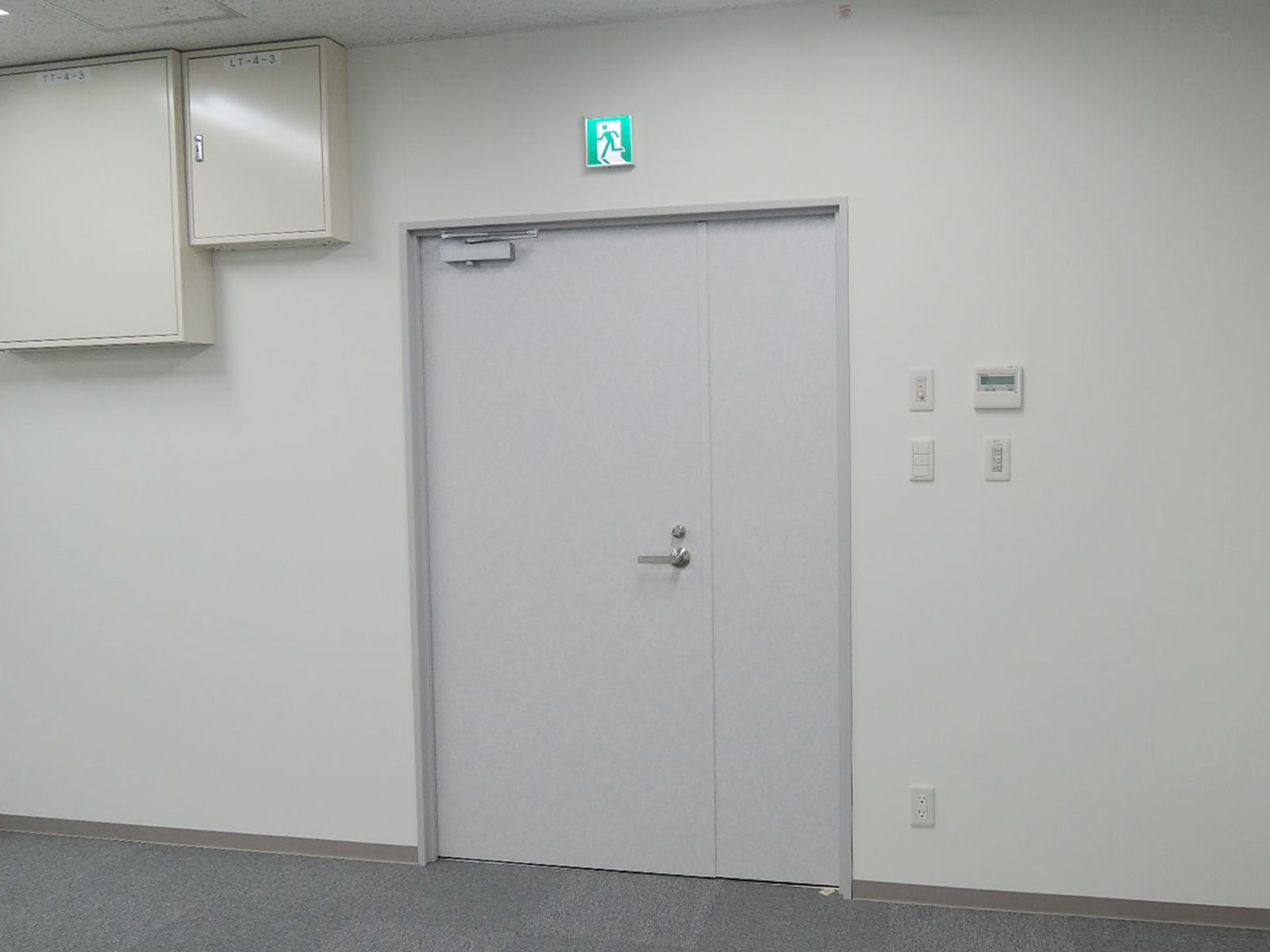 貸室出入り口