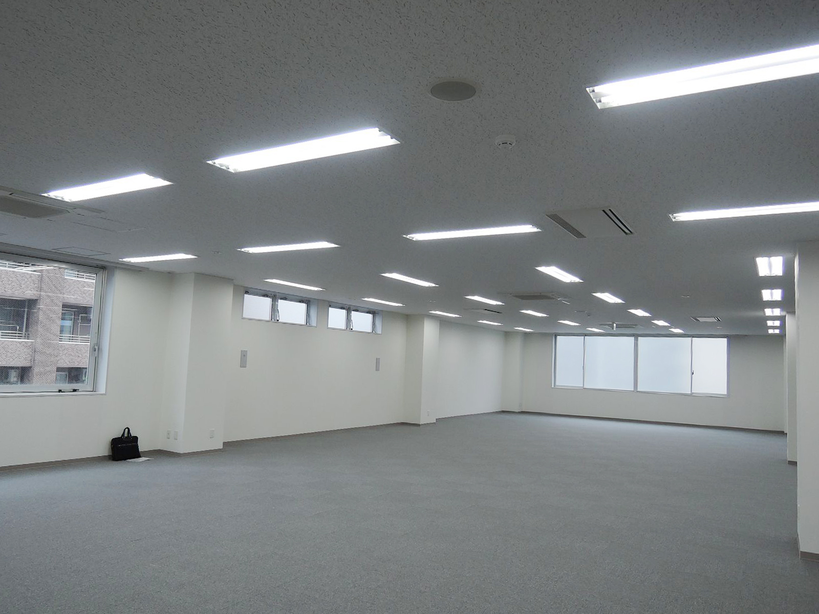 オフィス室内参考画像