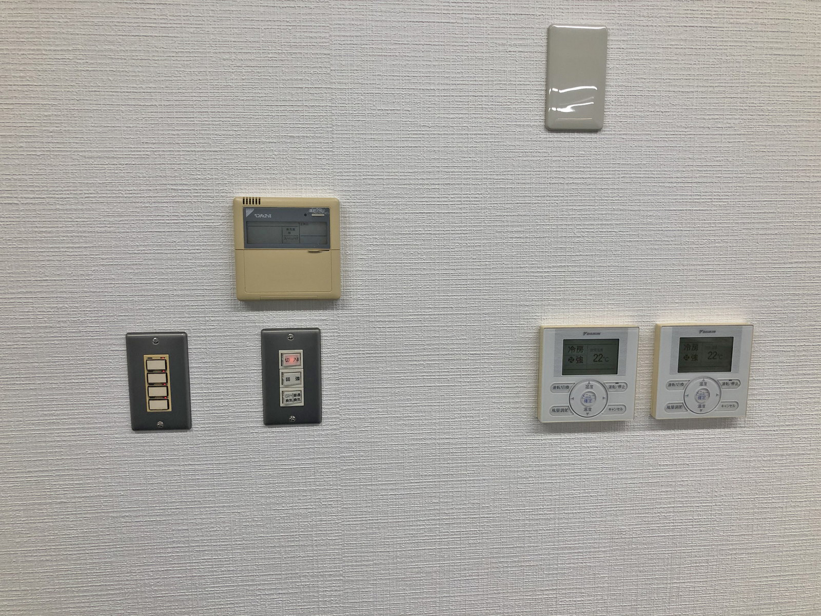 スイッチ類