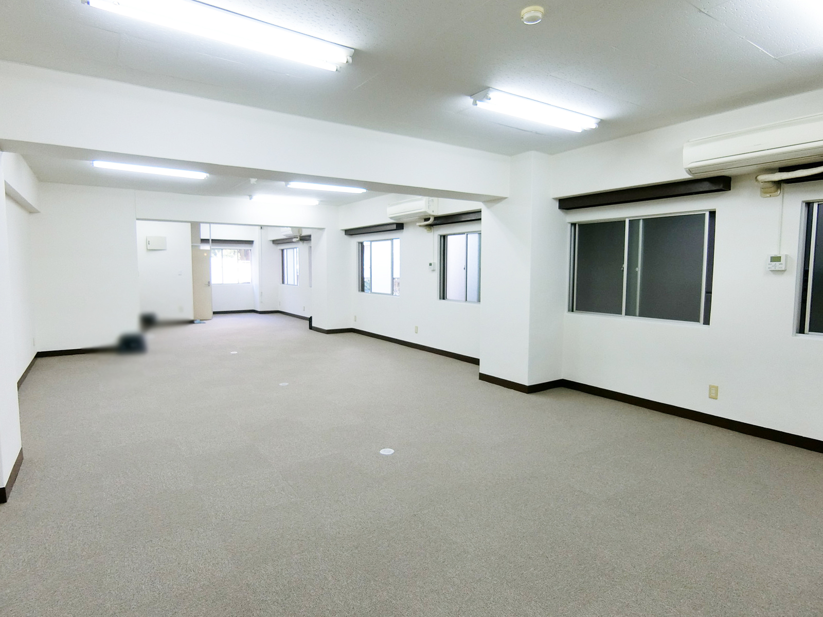オフィス室内参考画像