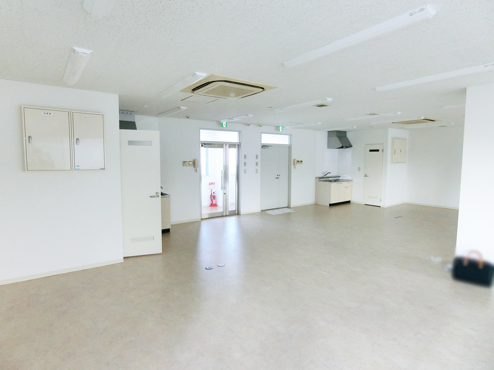 オフィス室内参考画像