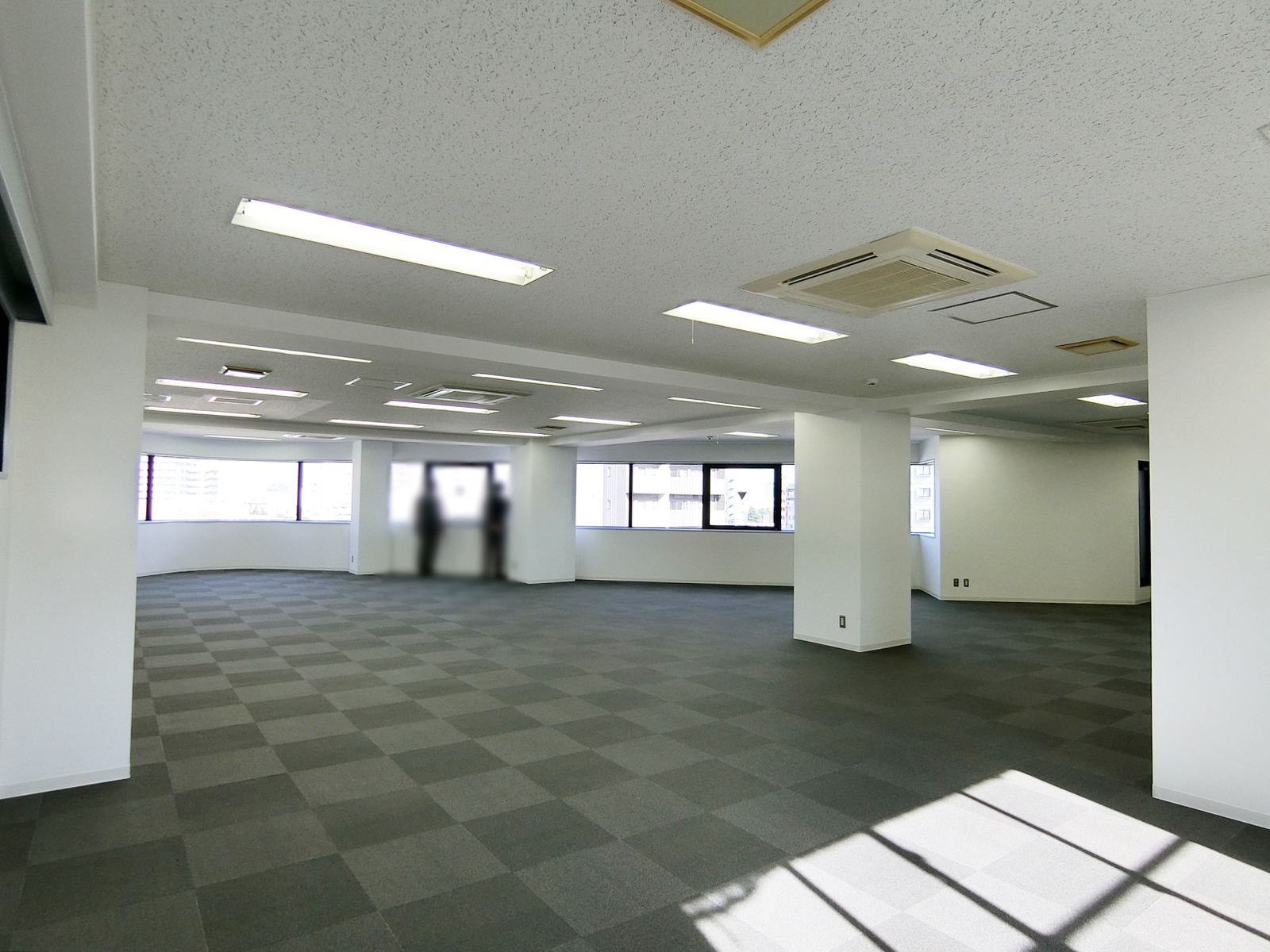 別角度の様子