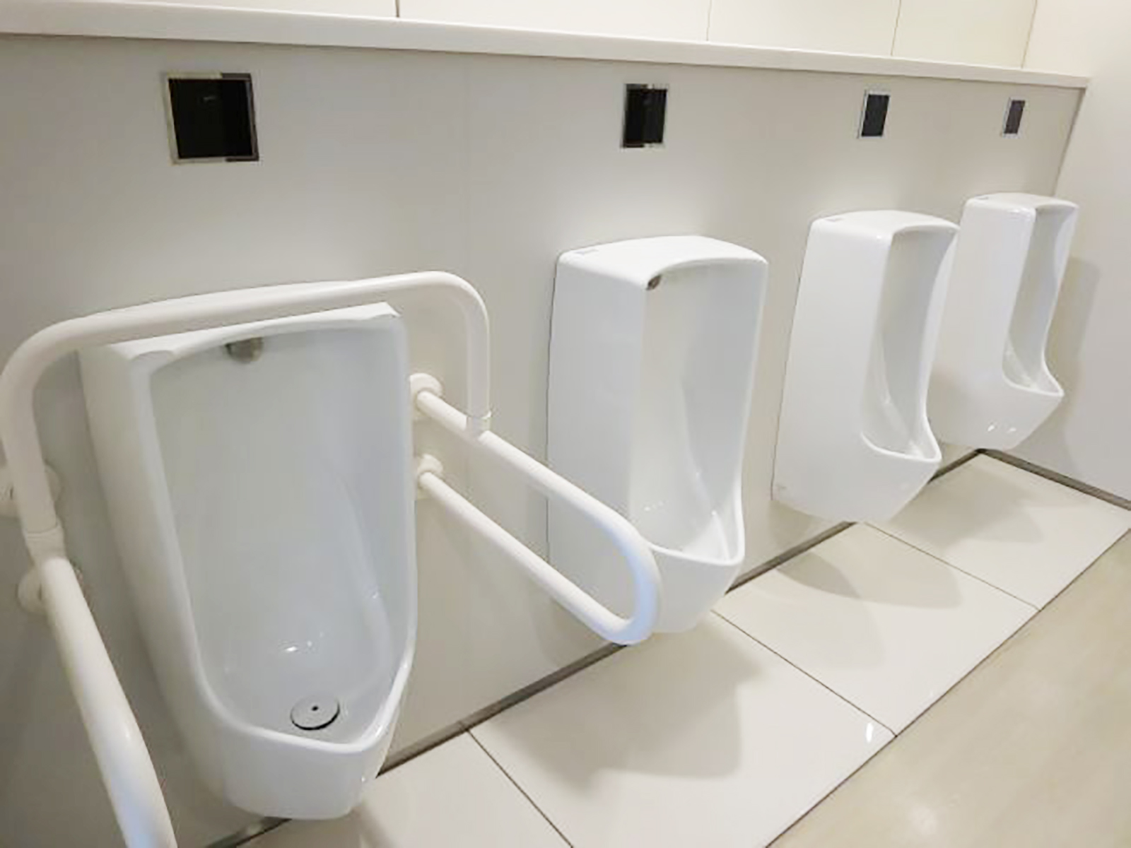 男性用トイレ