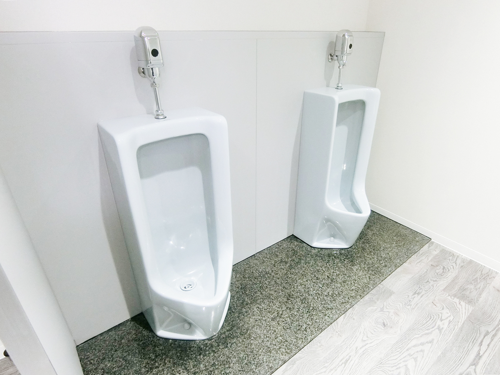 男性用トイレ