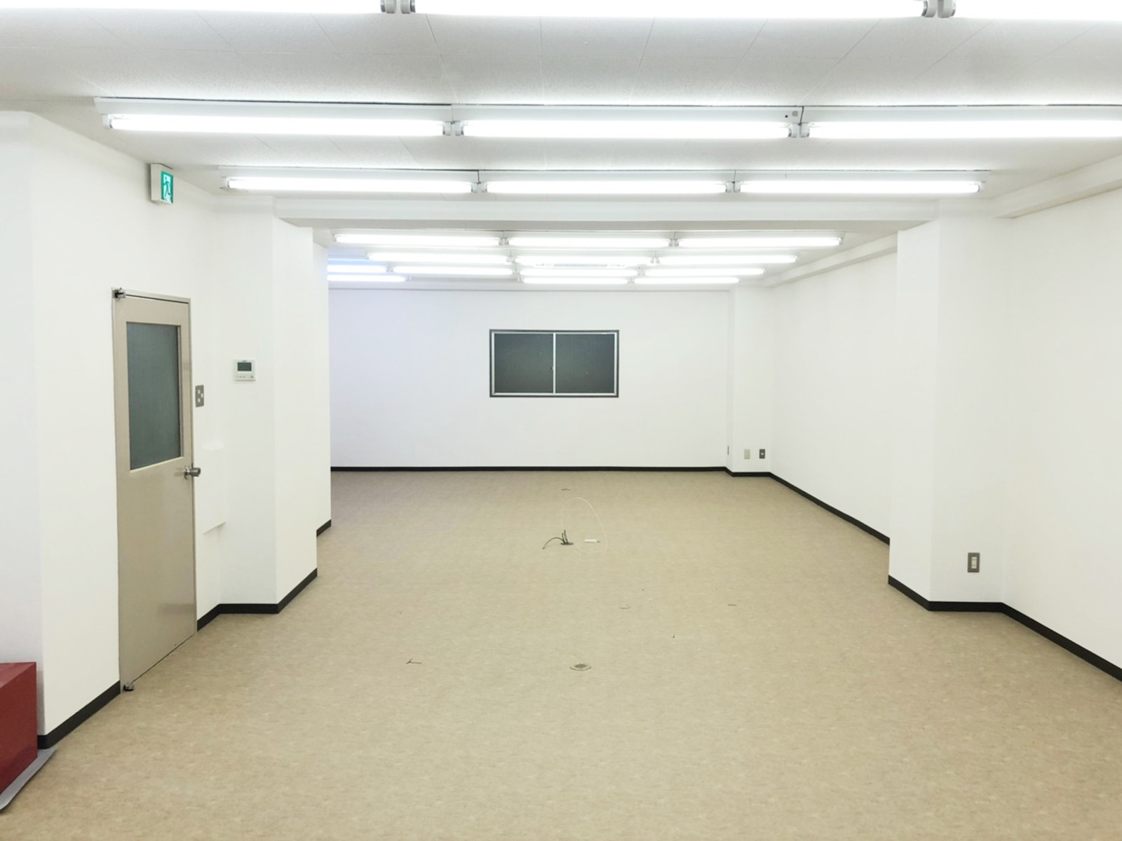貸室奥側から見た室内の様子