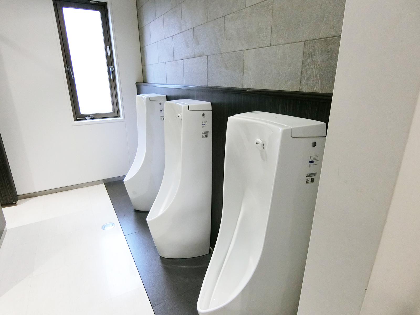 男性用トイレ