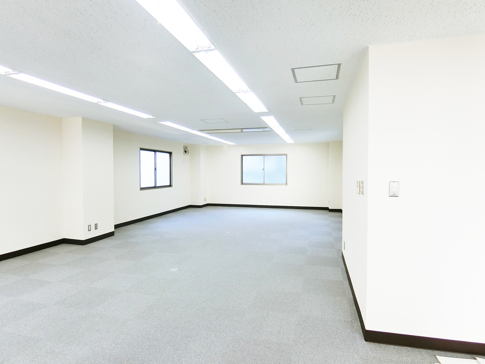 オフィス室内参考画像
