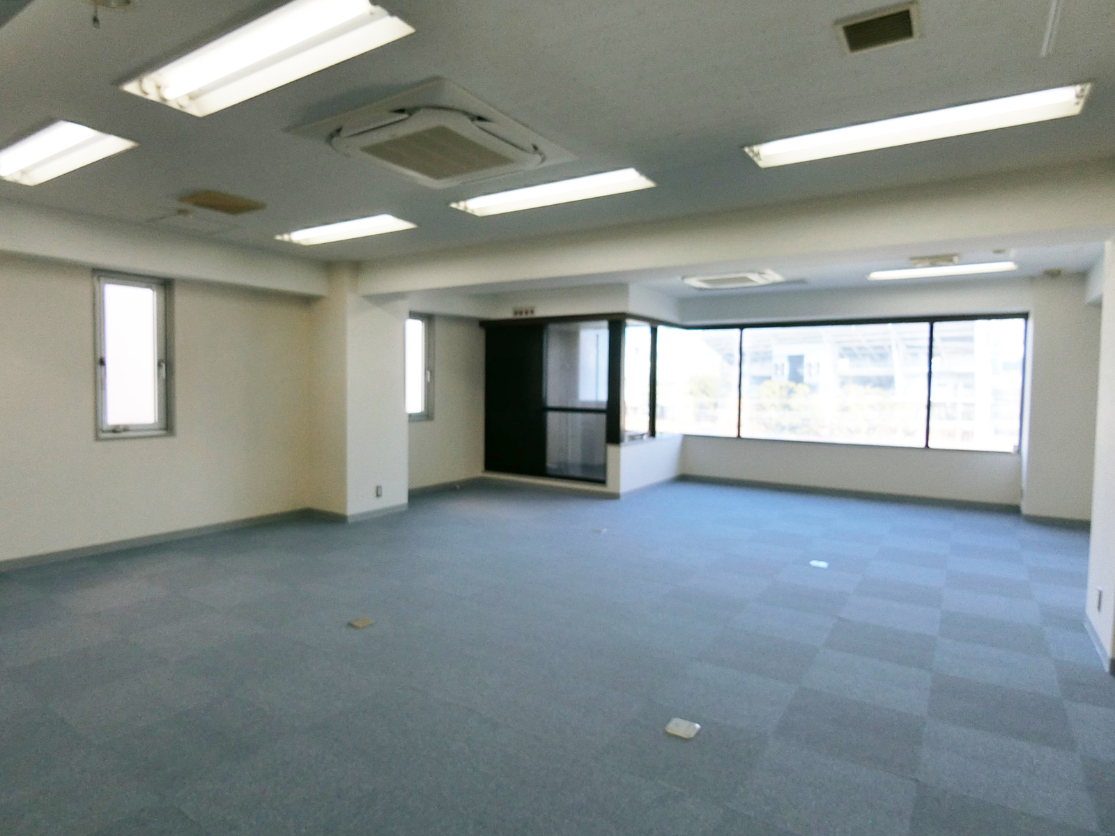 オフィス室内参考画像