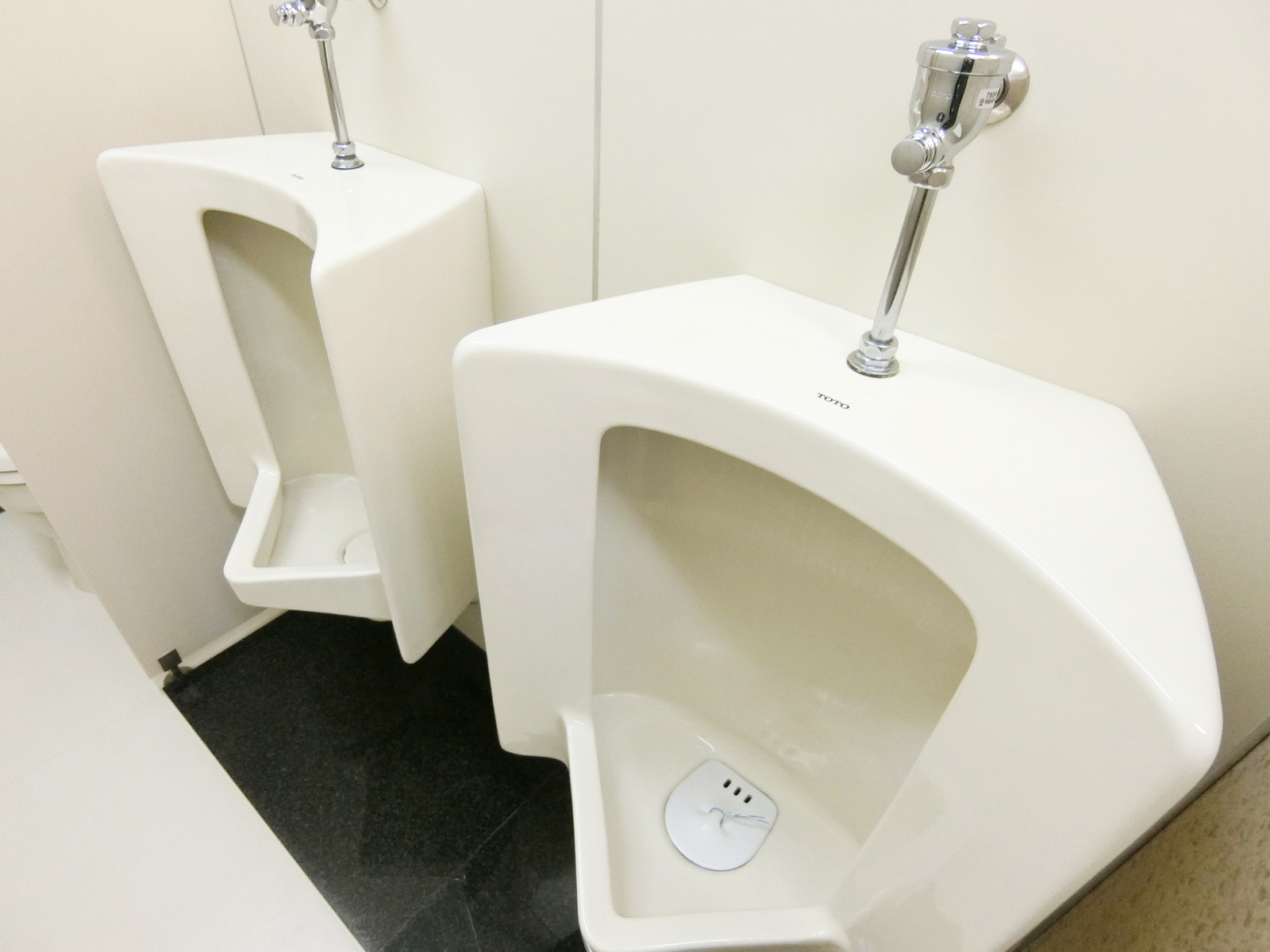 男性用トイレ
