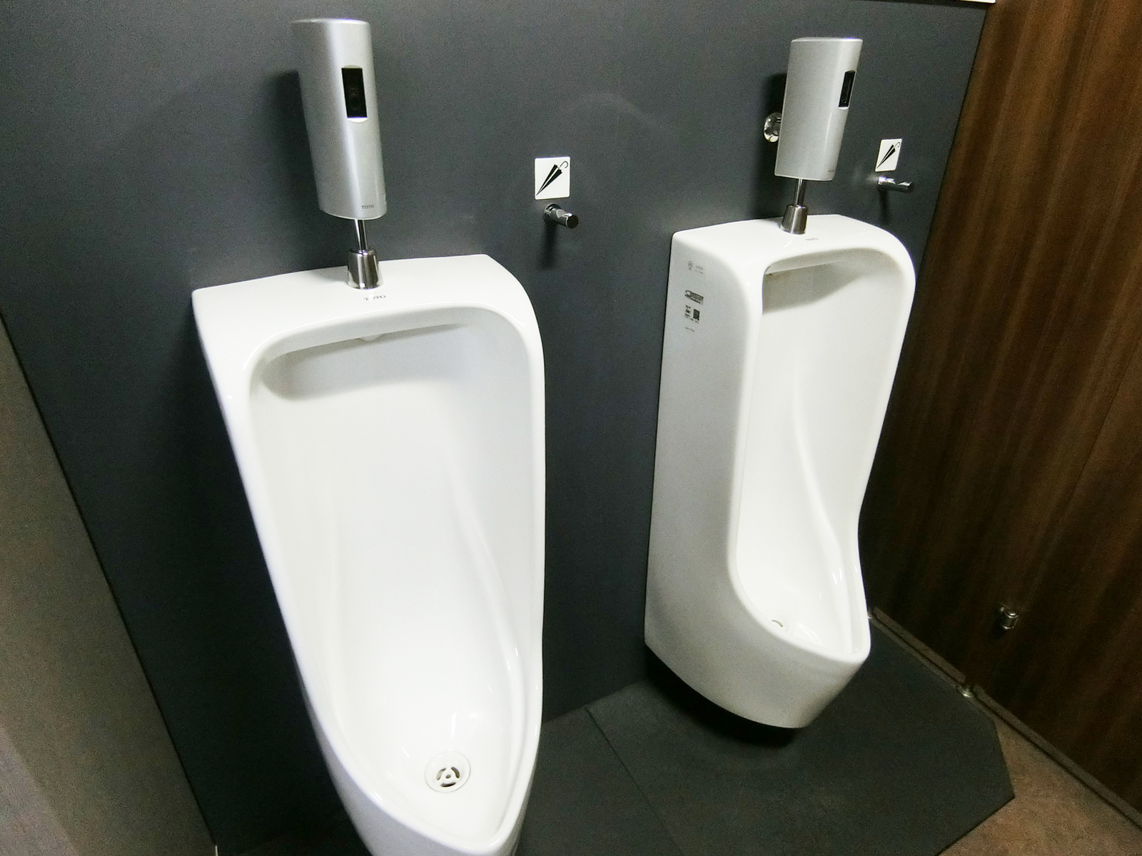 男性用トイレ