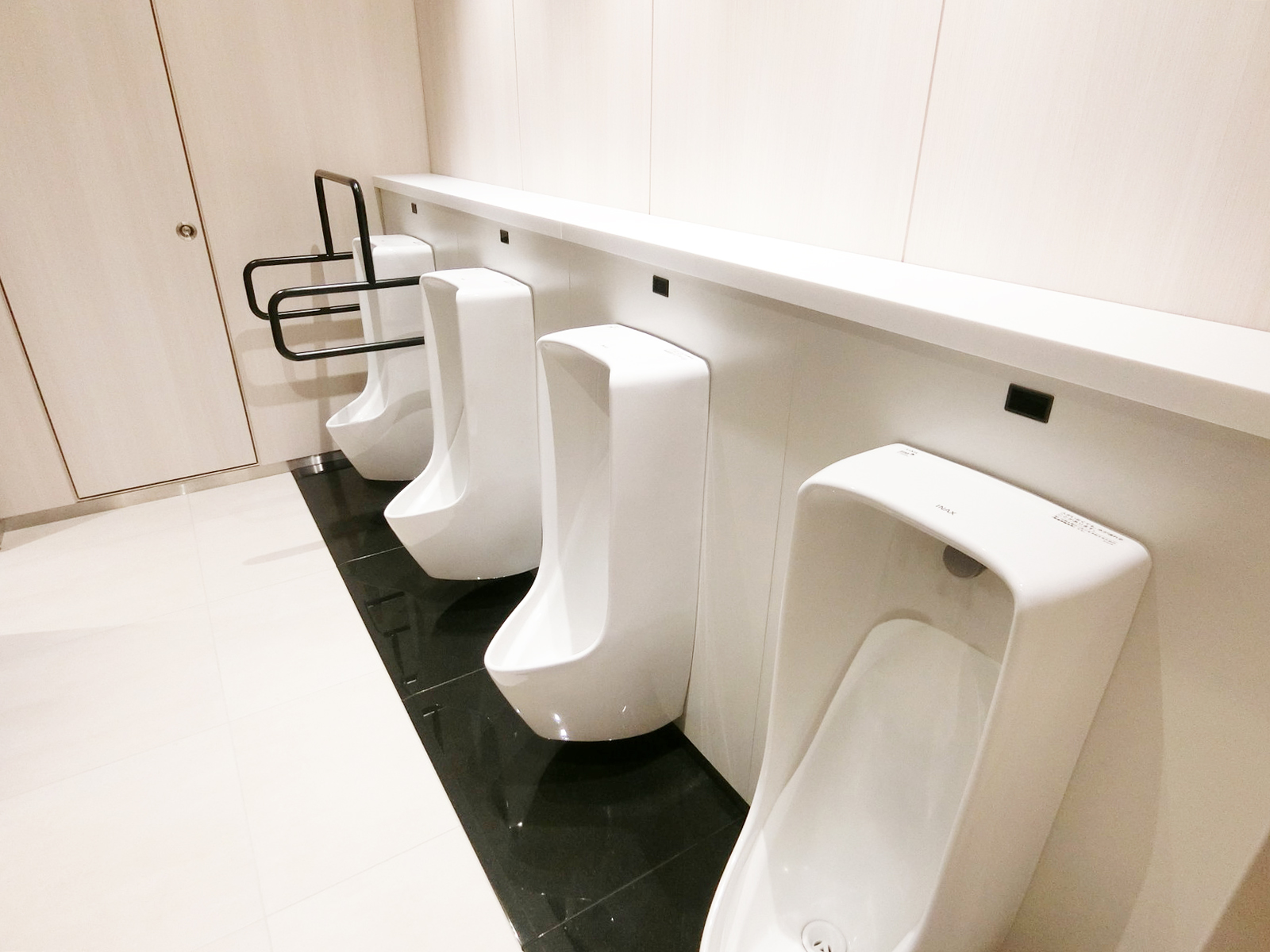 男性用トイレ