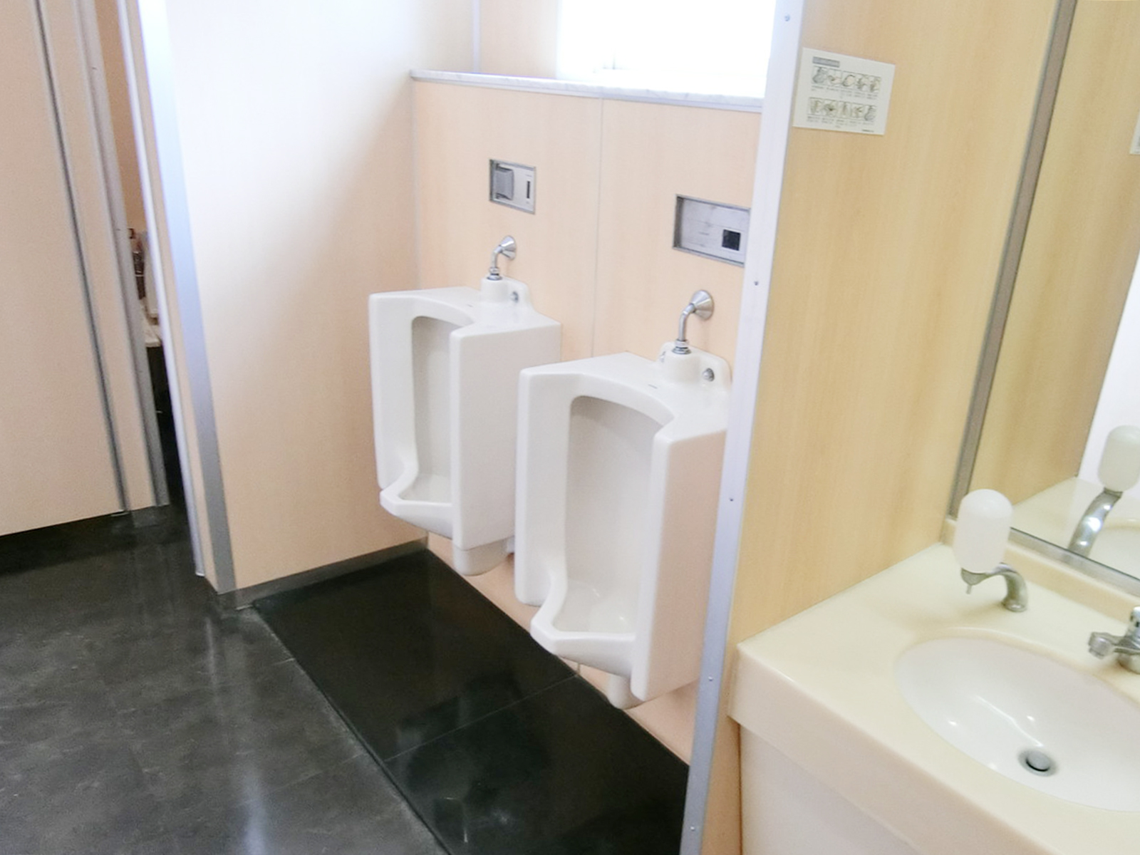 男性用トイレ