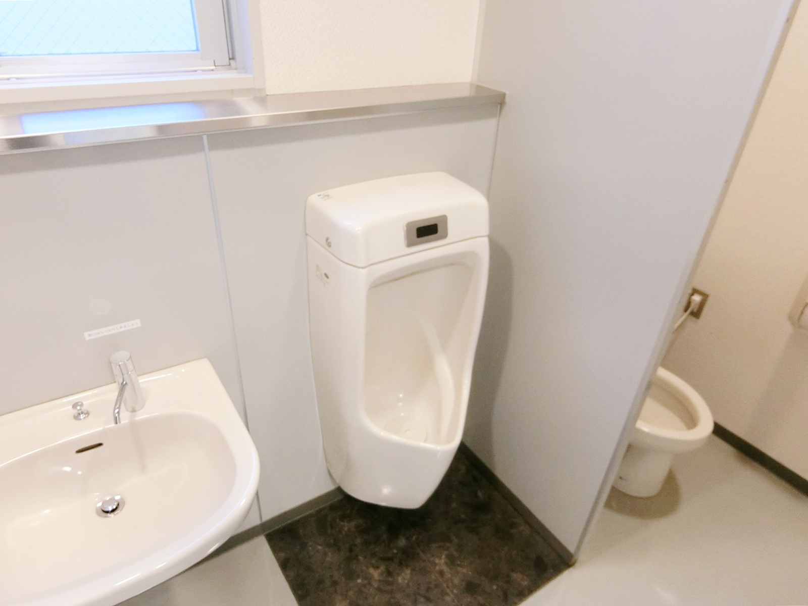 男性用トイレ