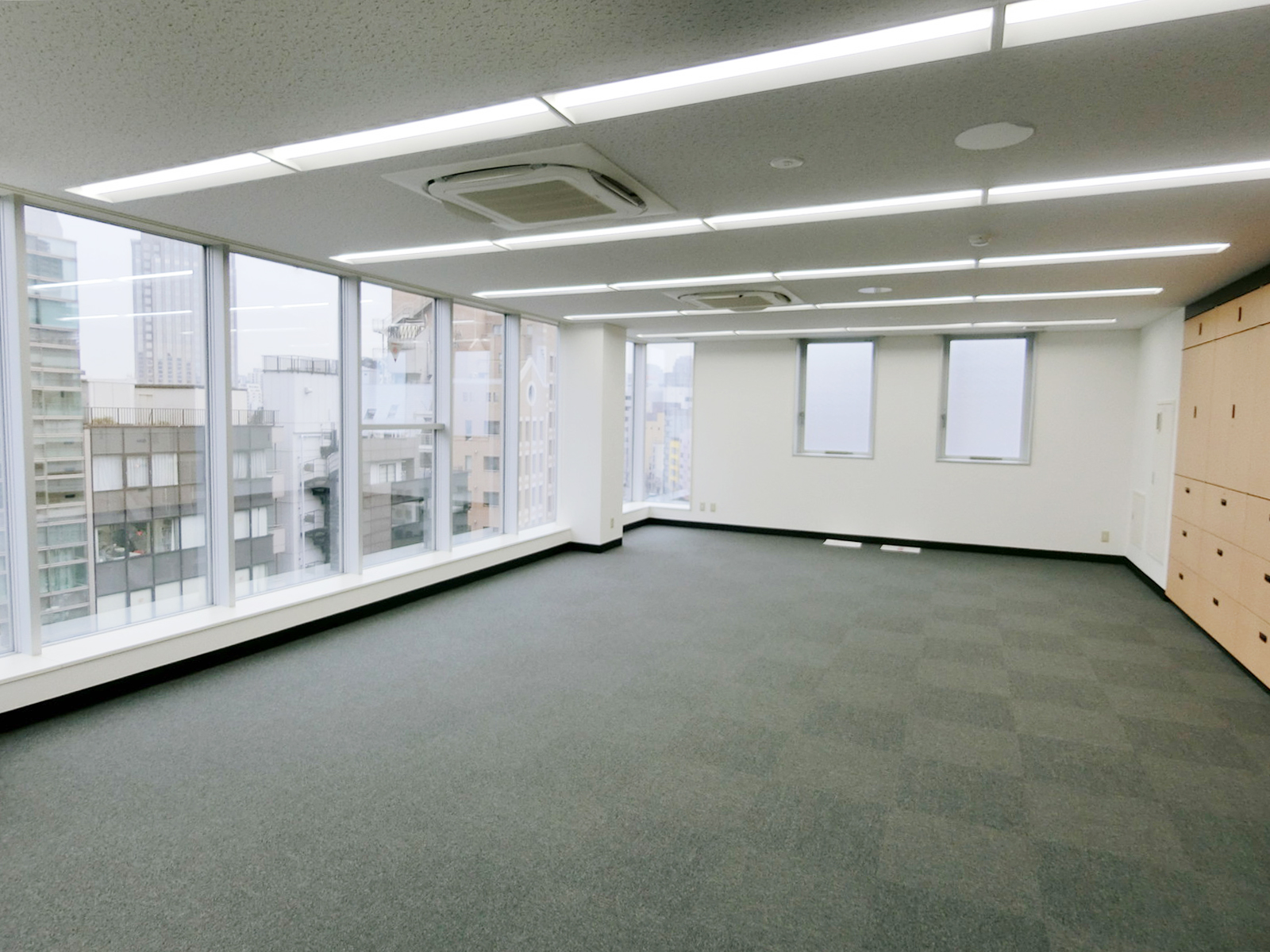 別角度の様子