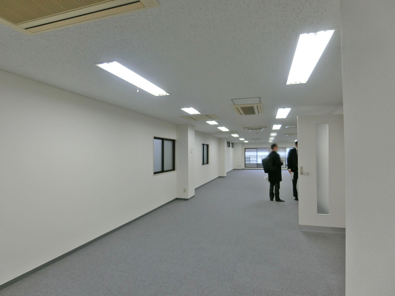 オフィス室内参考画像