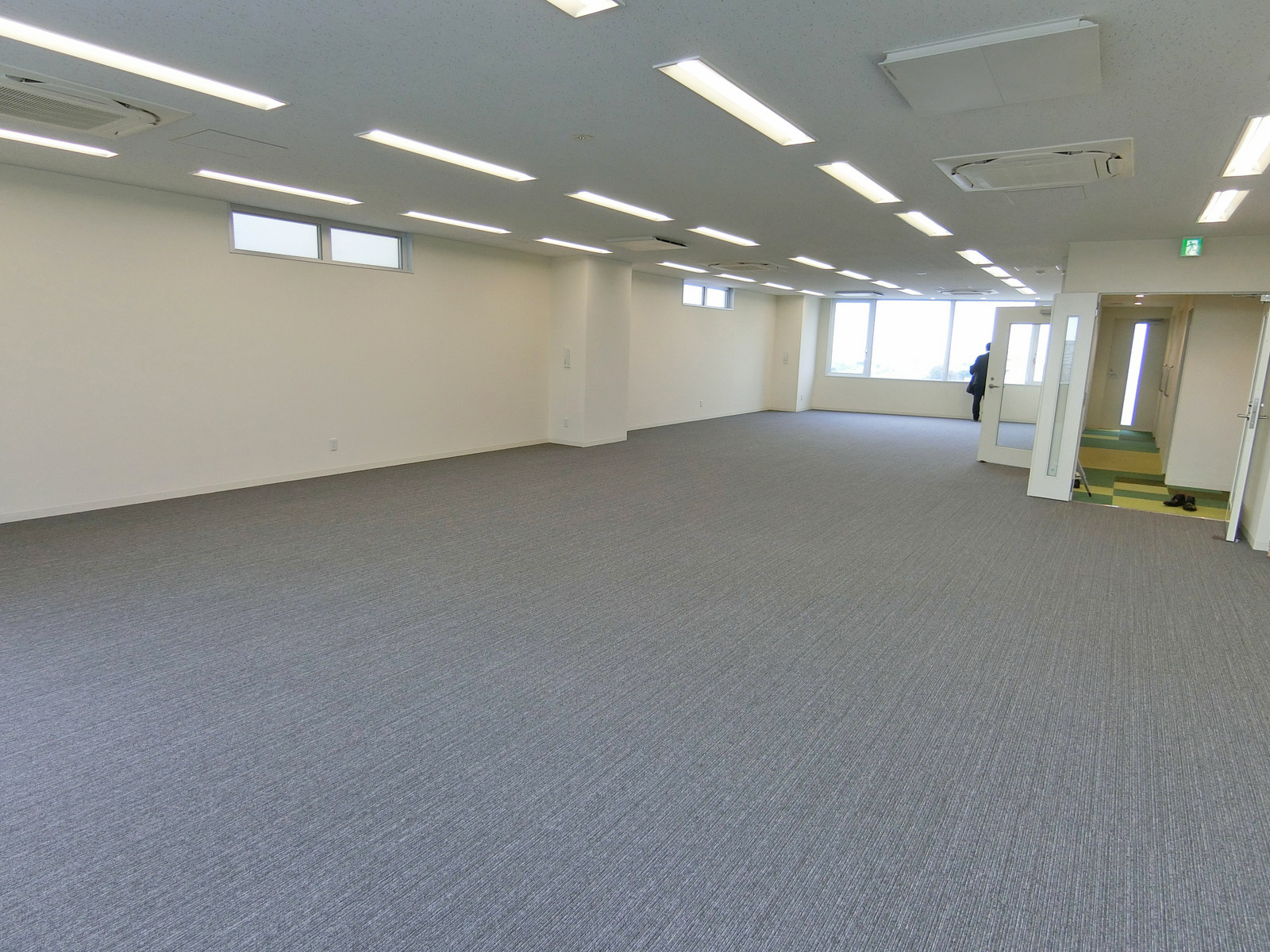 オフィス室内参考画像