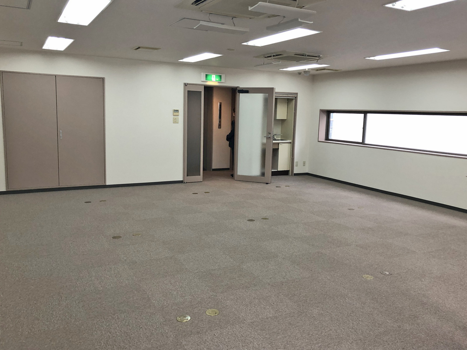 オフィス室内参考画像