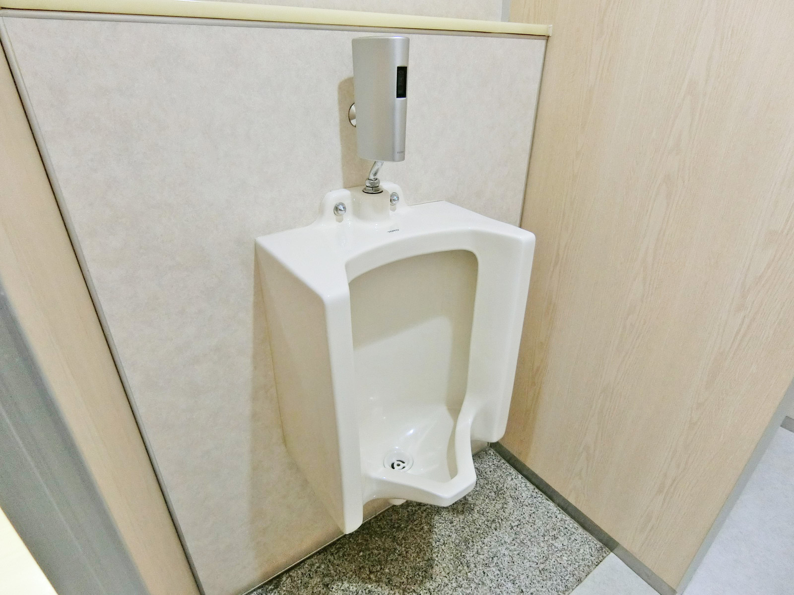 男性用トイレ