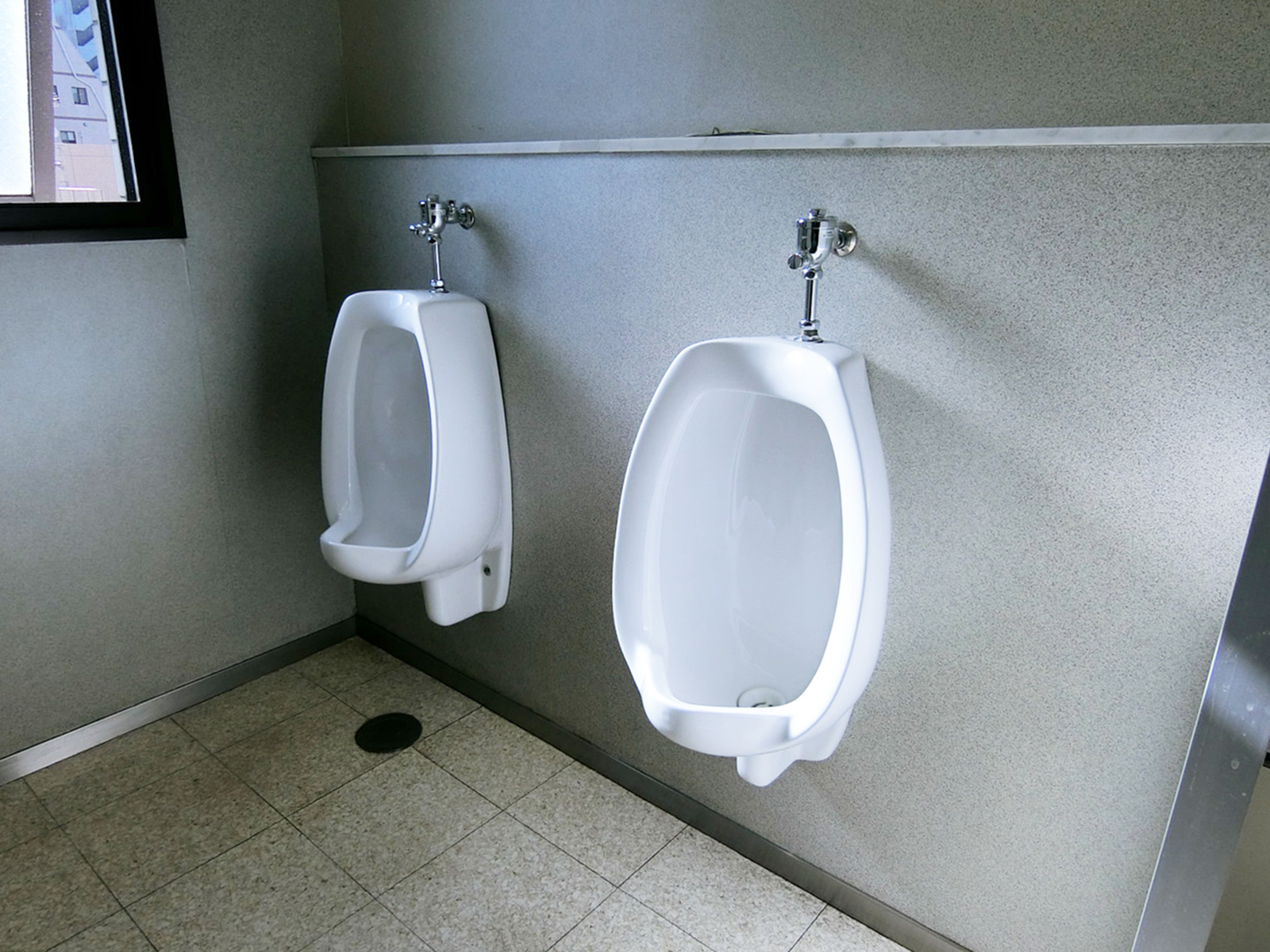 男性用トイレ