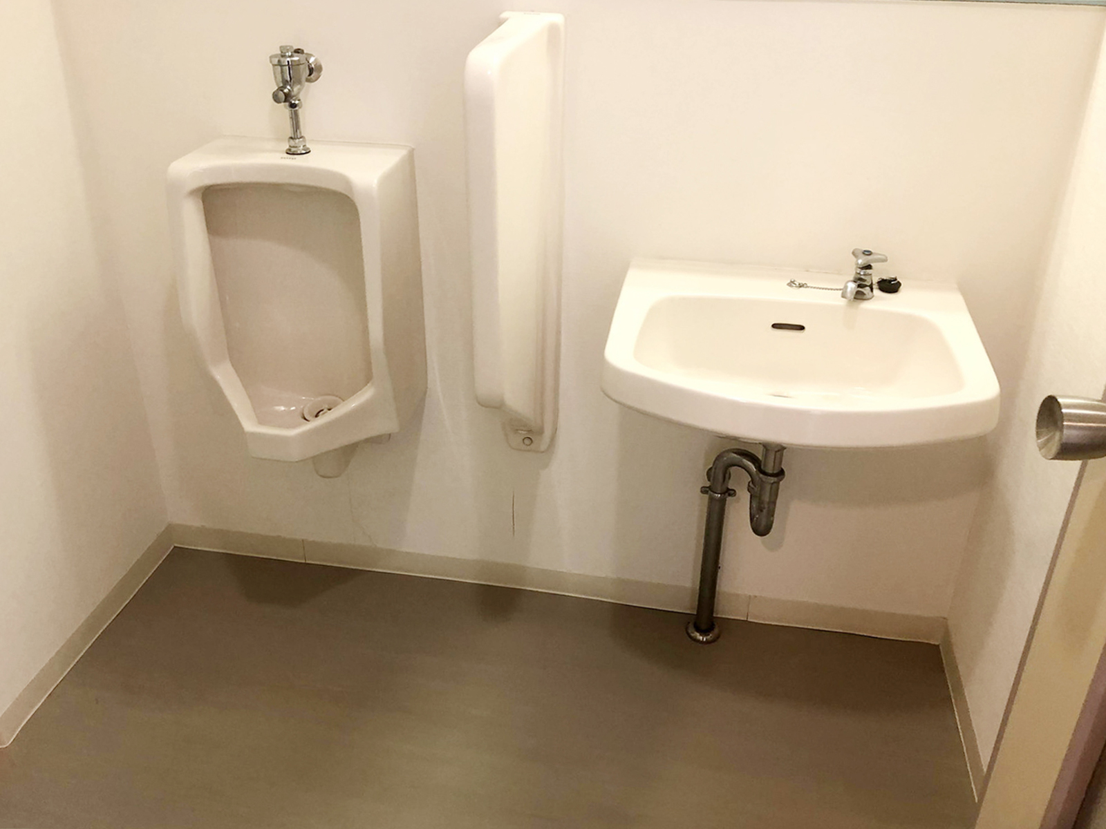男性用トイレ