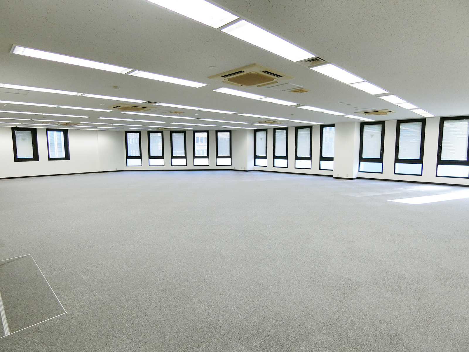 オフィス室内参考画像