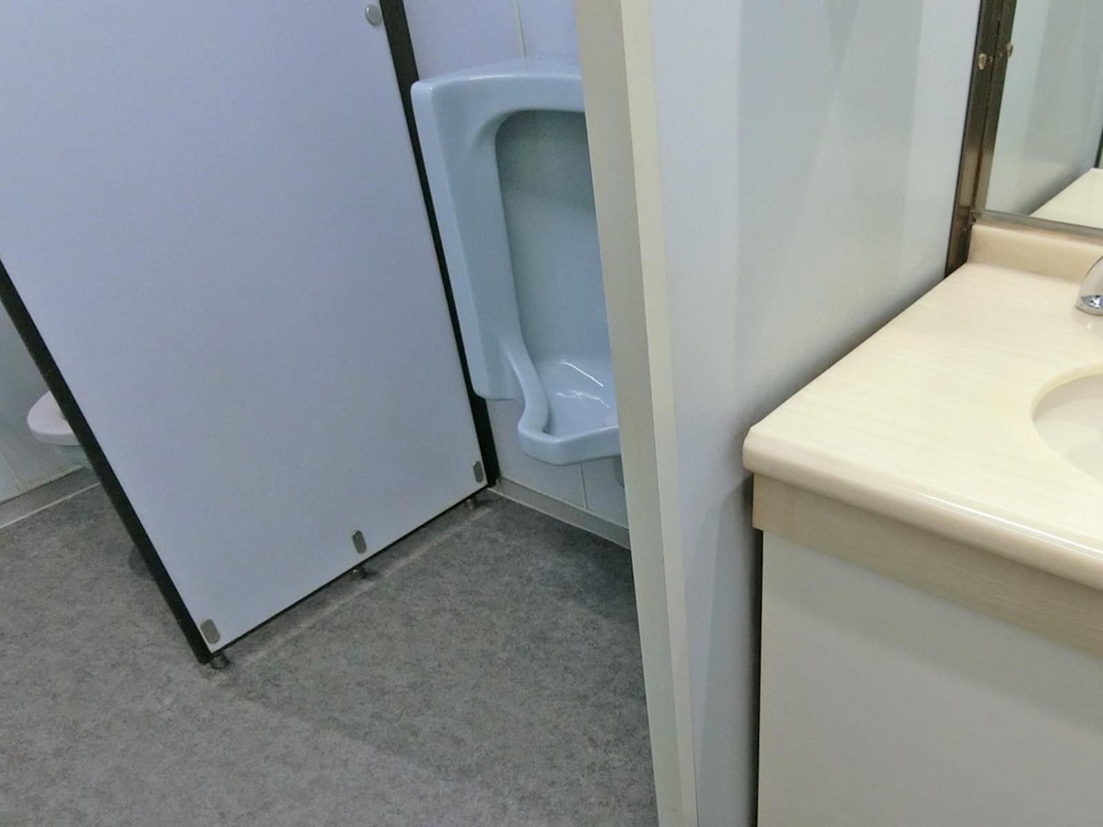 男性用トイレ