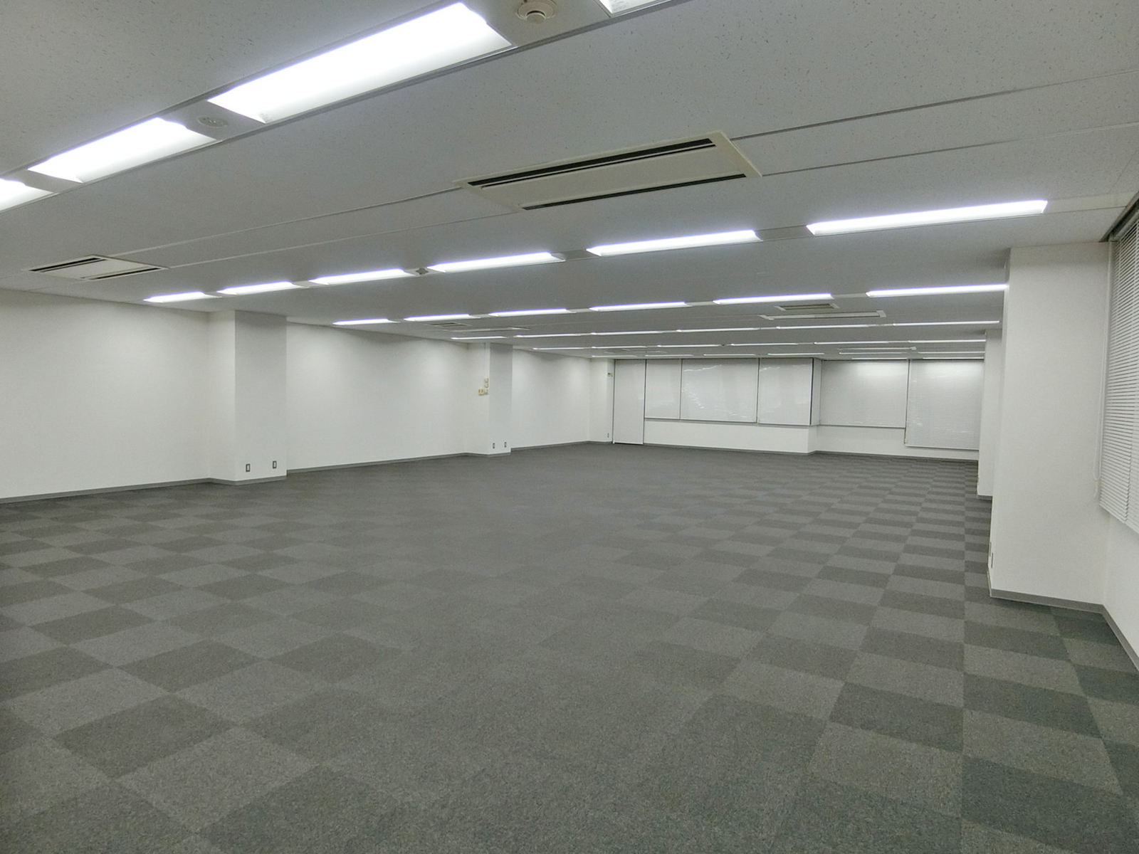 オフィス室内参考画像