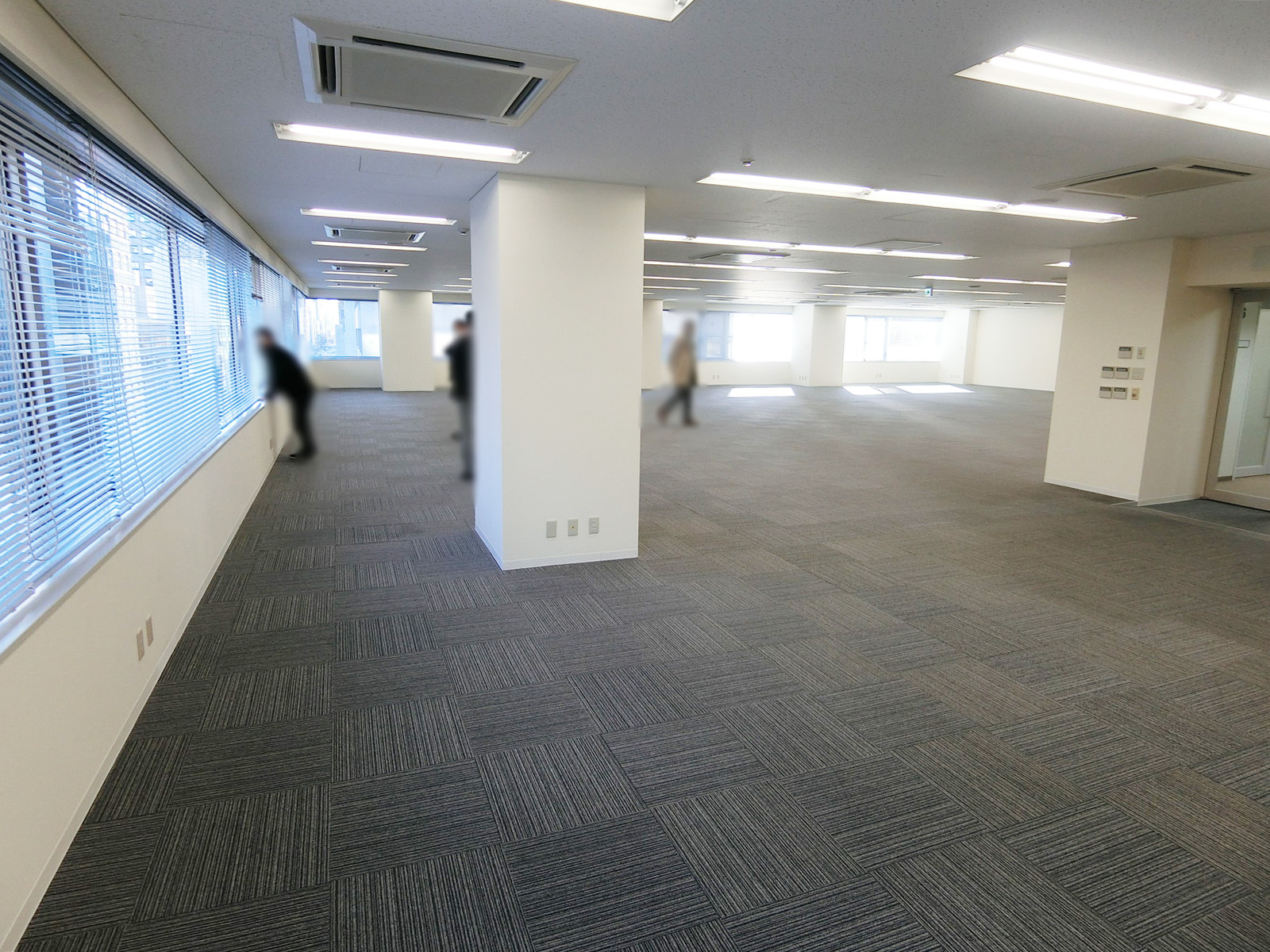 別角度の様子