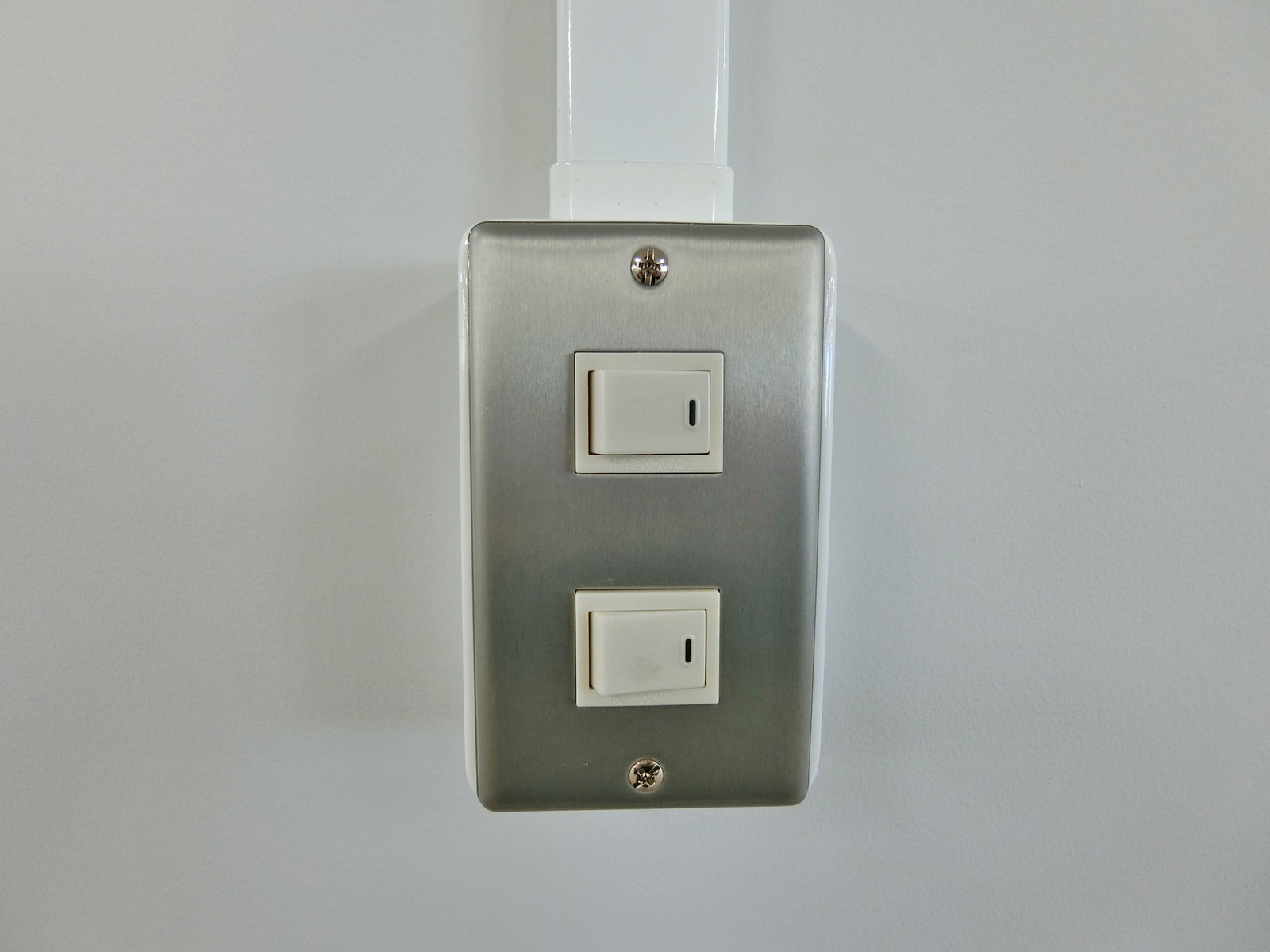 電灯スイッチ