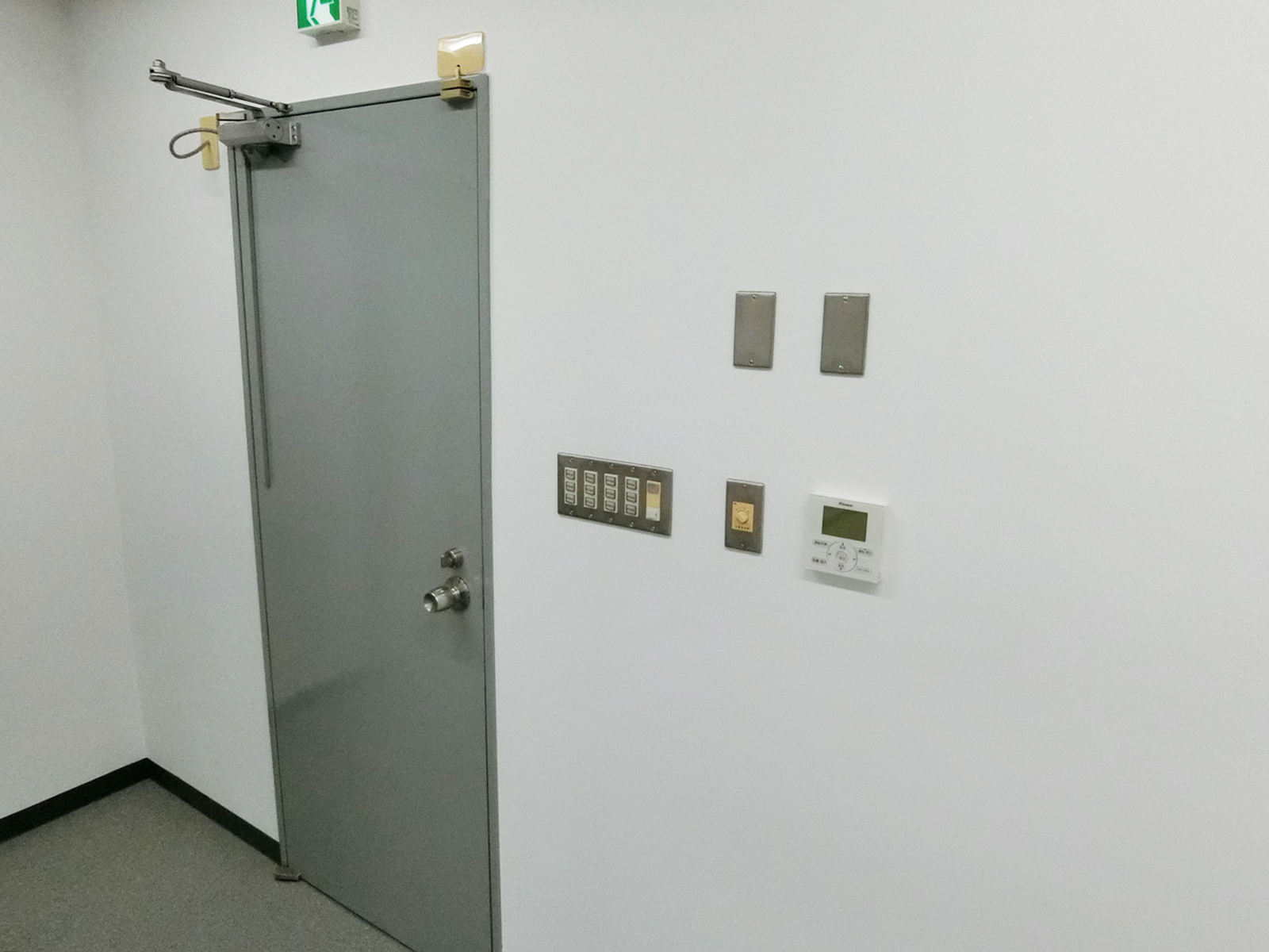 貸室出入口