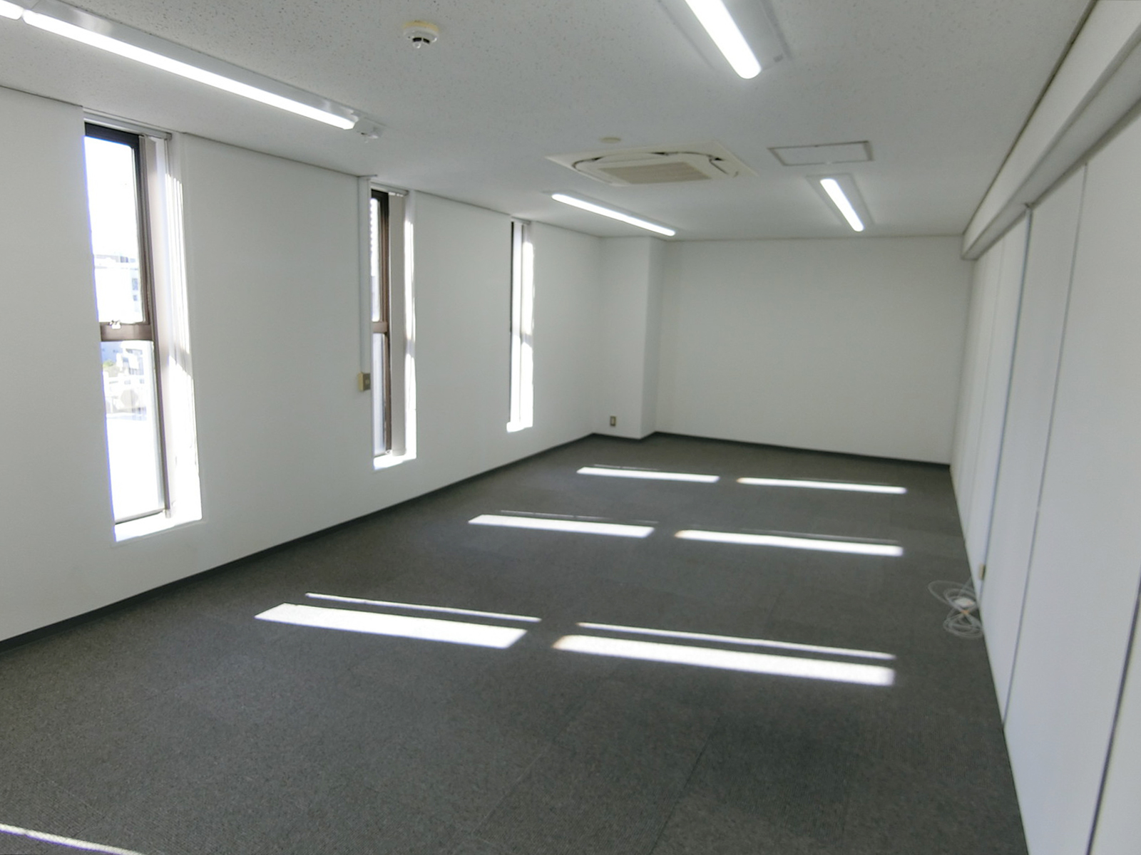 オフィス室内参考画像（8階・約11坪）