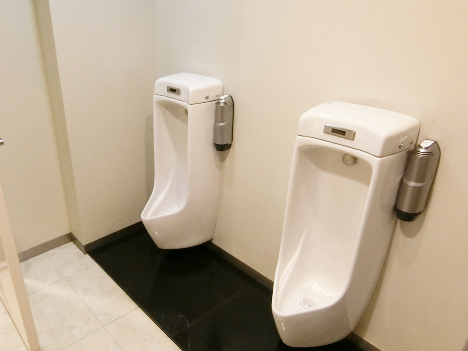 男性用トイレ