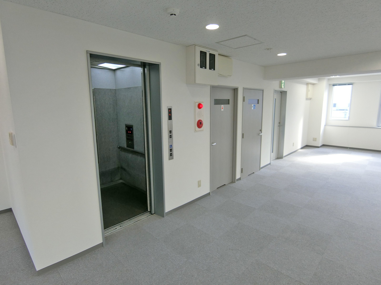 ダイレクトインのフロア