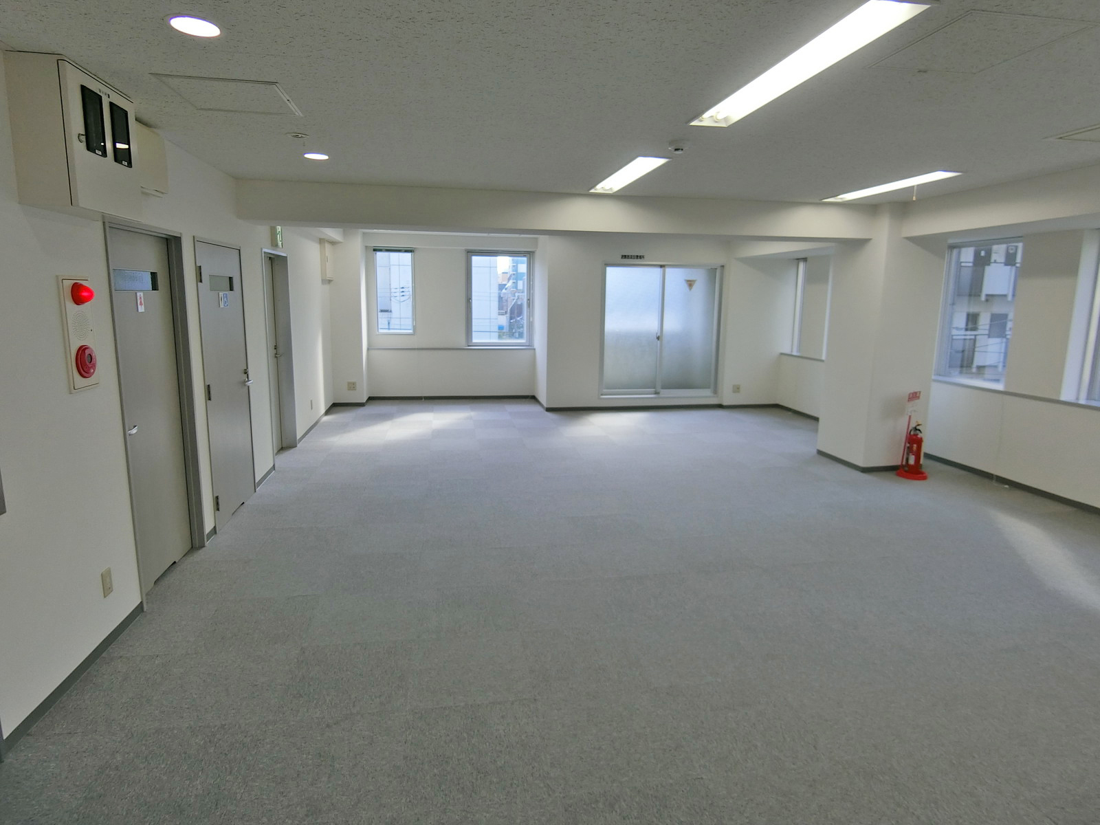 オフィス室内参考画像