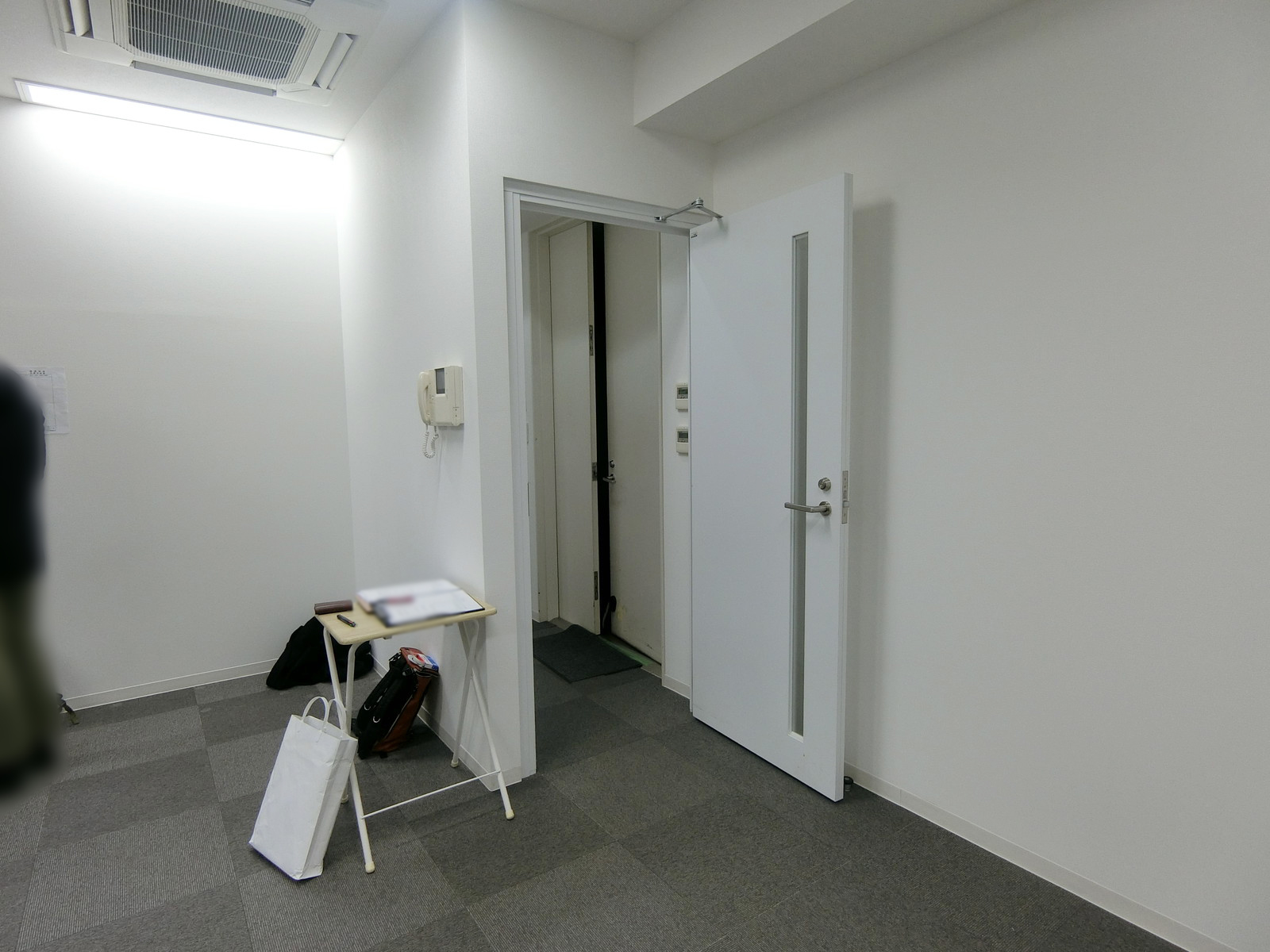 貸室出入口