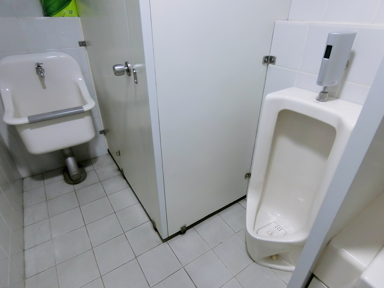 男性用トイレ