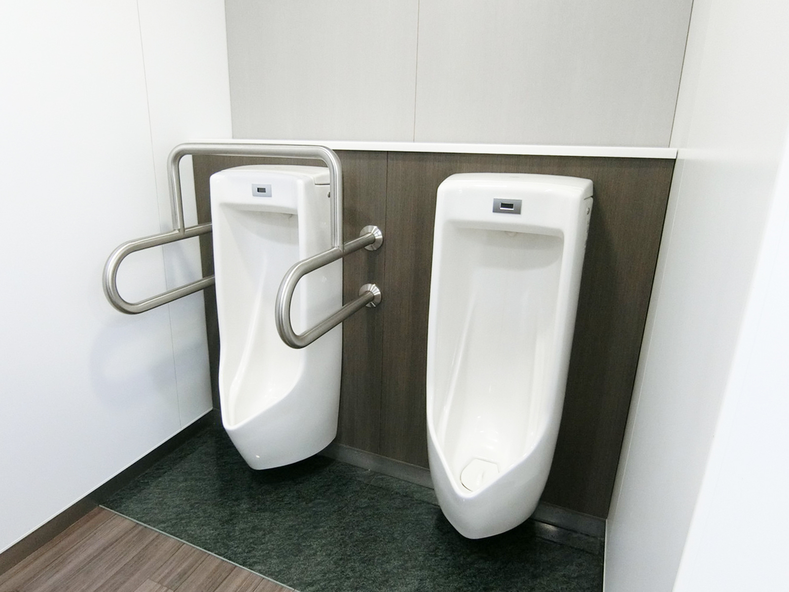 男性用トイレ