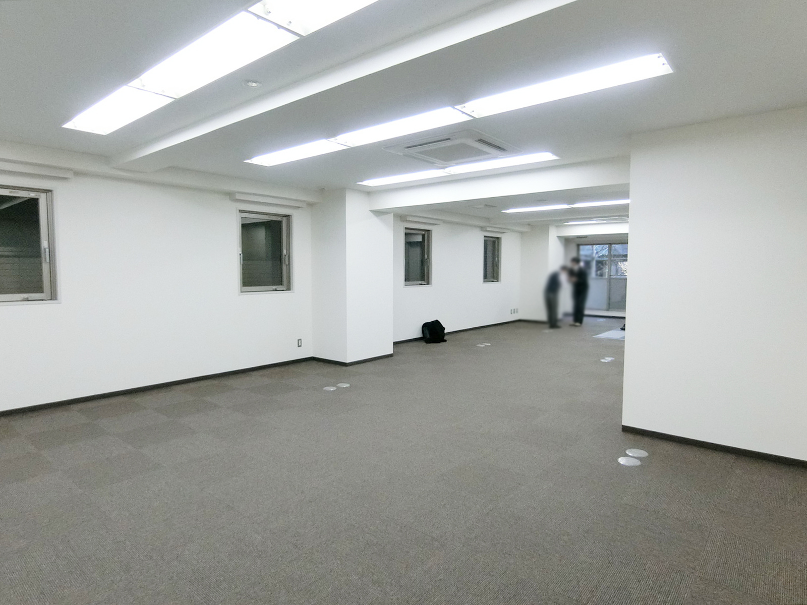 オフィス室内参考画像