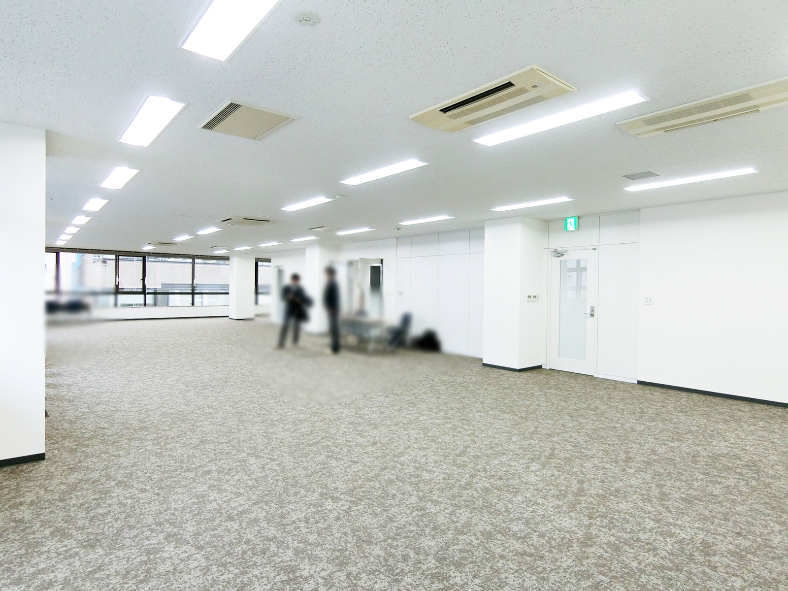 別角度の様子