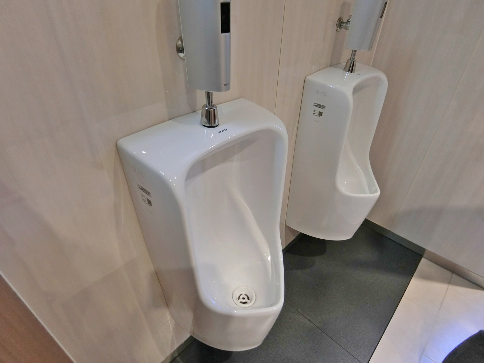 男性用トイレ
